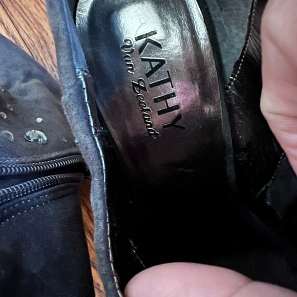 Kathy Van Zeeland Gray Faux Suede Embellished Ankle Booties Size 9M 4.2in Heel - Picture 10 of 16